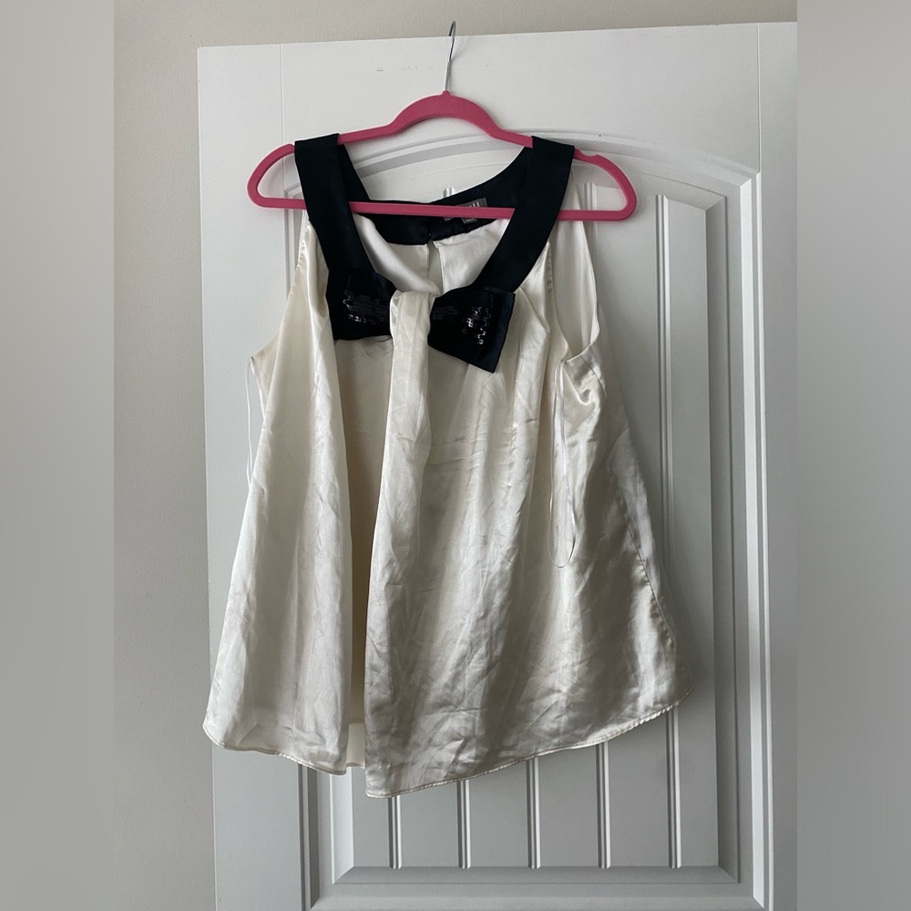 Roz & Ali Bow top